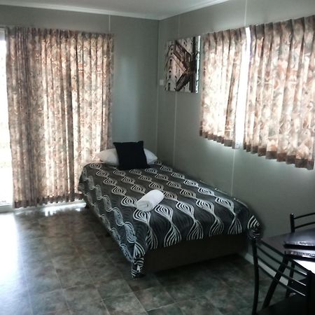 Bushchooks Travellers Village Bororen Zimmer foto